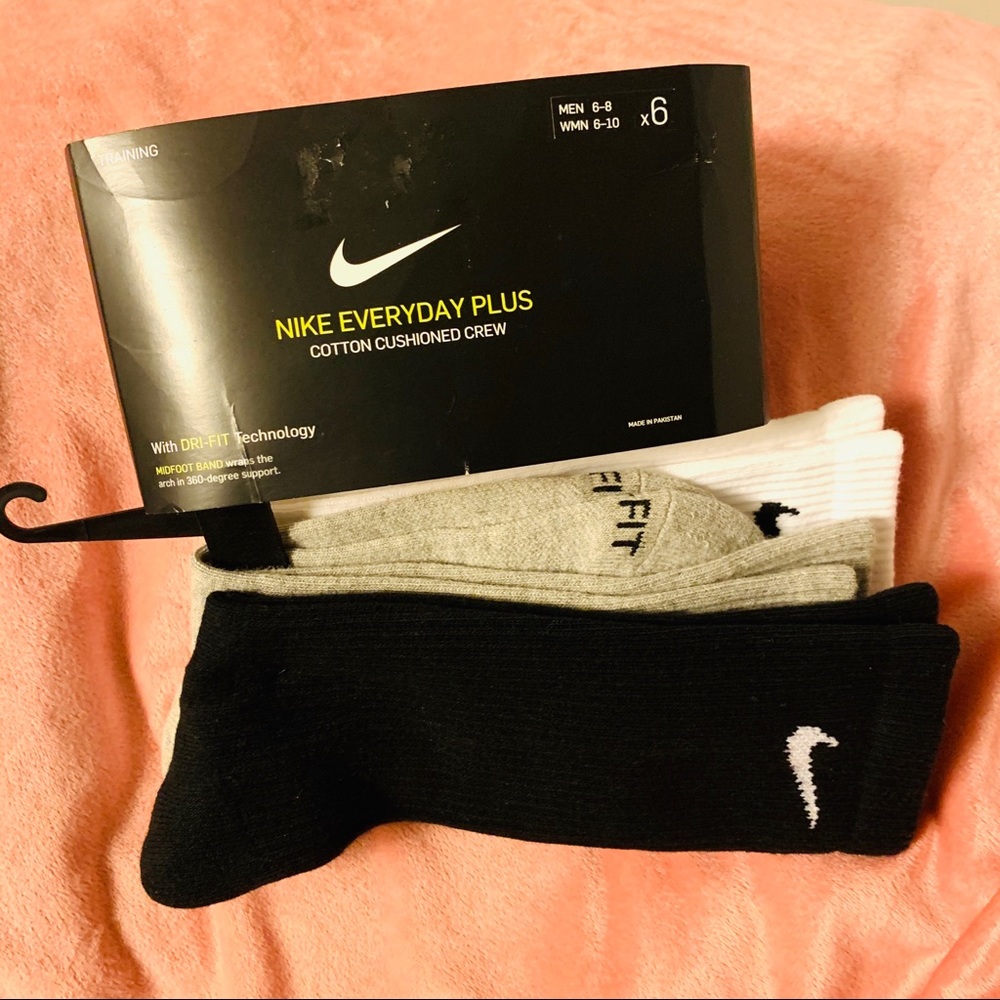 NWT Nike Everyday Plus Dri-Fit Long Socks 3 Pair